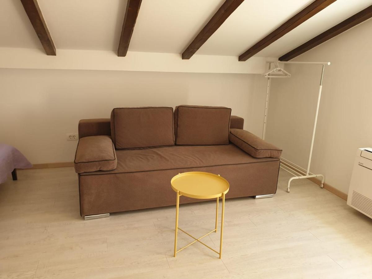 Magi House With Pool Διαμέρισμα Ποντστράνα Εξωτερικό φωτογραφία